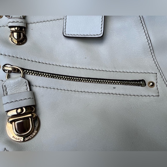 EUC Marc Jacobs Leather Shoulder Bag - Picture 15 of 17